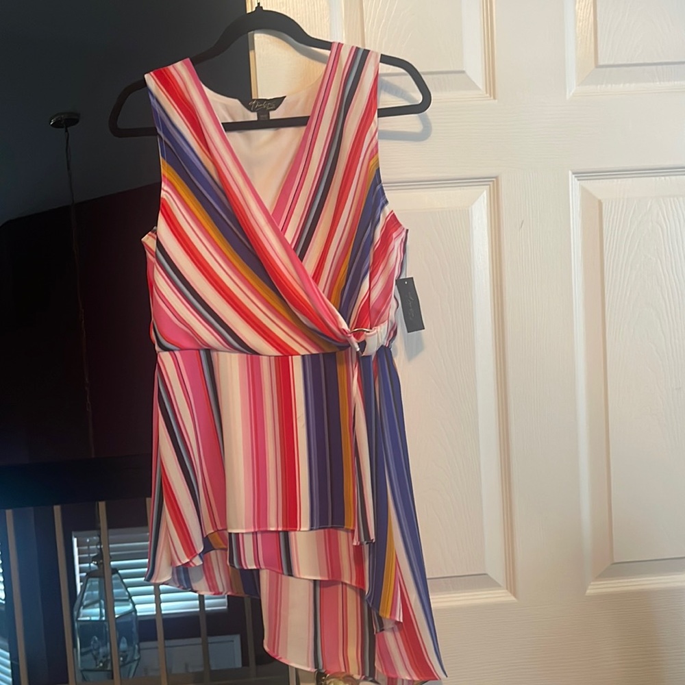 Thalia Sodi size medium beautiful stripes printed blouse